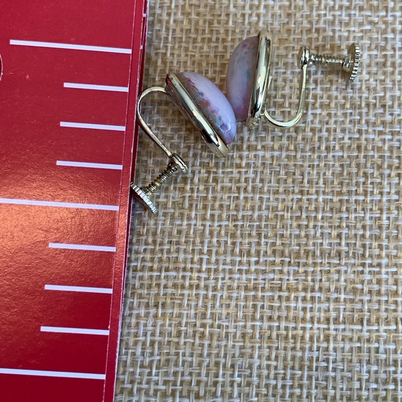 Vintage 1960’s Longcraft faux opal and dragon’s breath screw back earrings - Picture 3 of 8